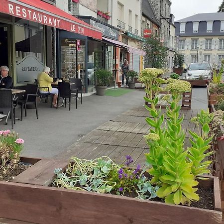Hotel Le XIV Pontorson Buitenkant foto